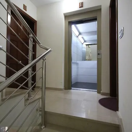 Marlenghi 8 2a Apartament